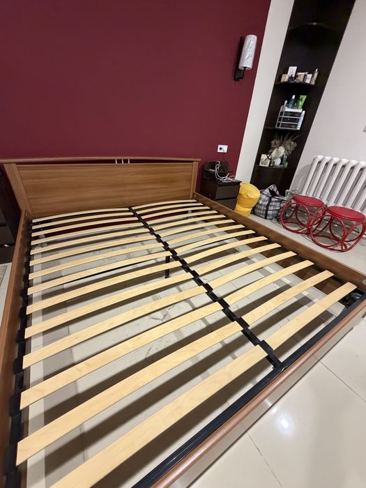 Кровать с матрасом