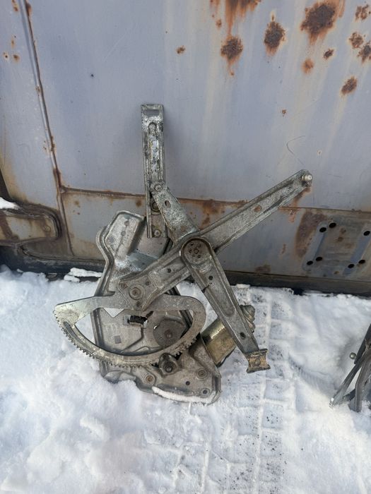 Стеклоподемники на БМВ Е34