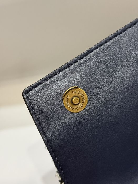 Продам сумку Guess