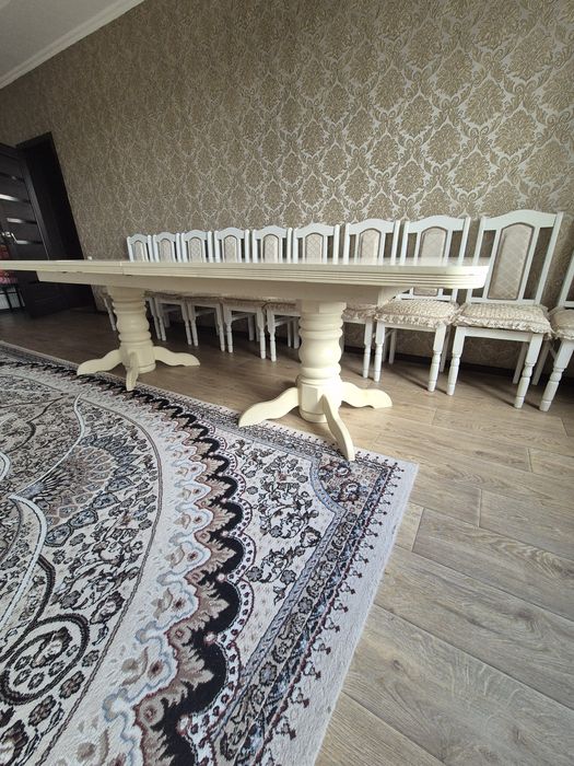 Продам гостинный стол