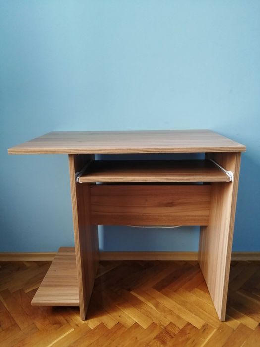 Юношеско/бюро за компютър - цвят орех + разклонител 6 гнезда СПЕШНО!!!