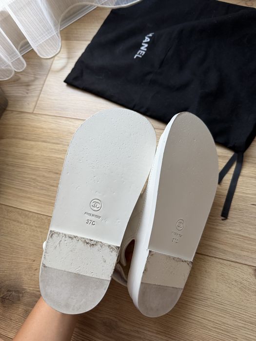 Бели сандали chanel