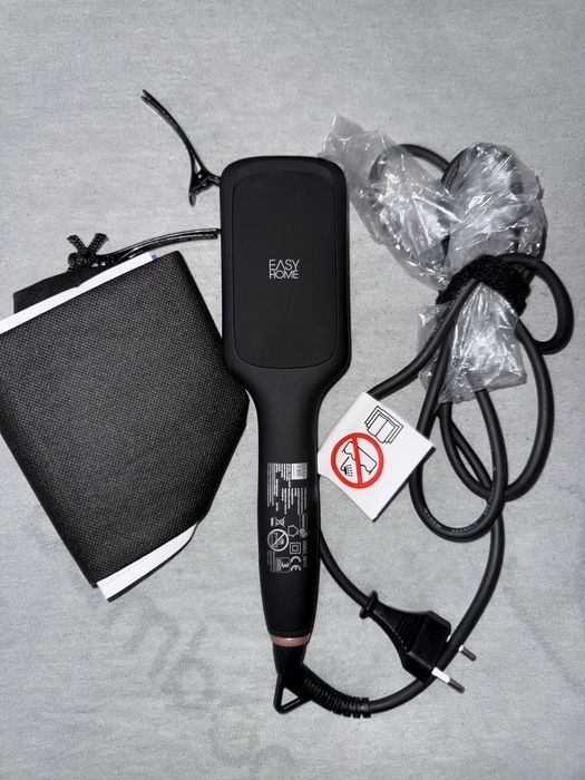 Perie de întins părul nouă!