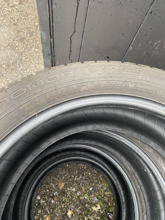 235/50/19 Nokian 4бр