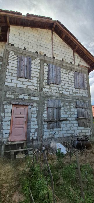 Casă de vânzare