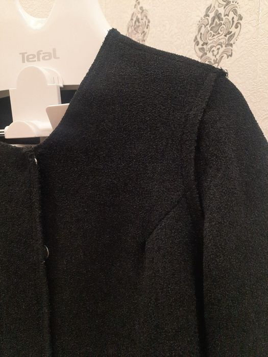 Сырт киім сатылады.