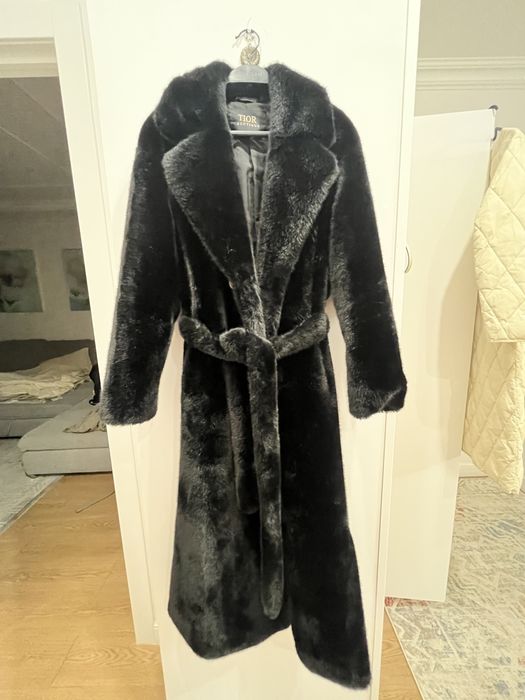 Шуба черная длинная