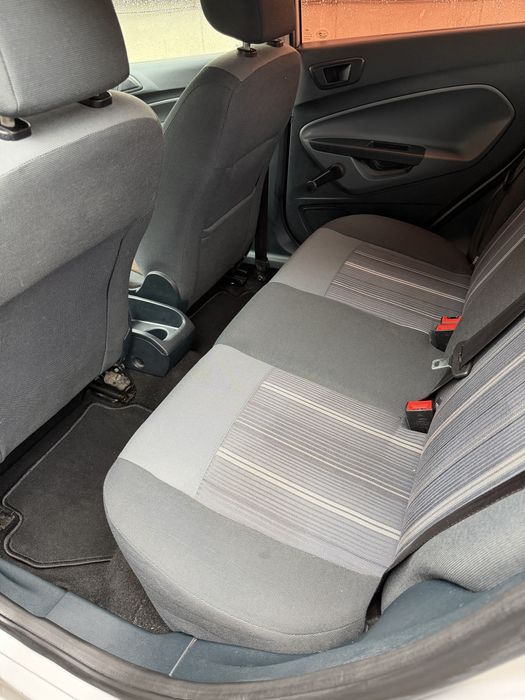 Ford Fiesta 2009, benzina