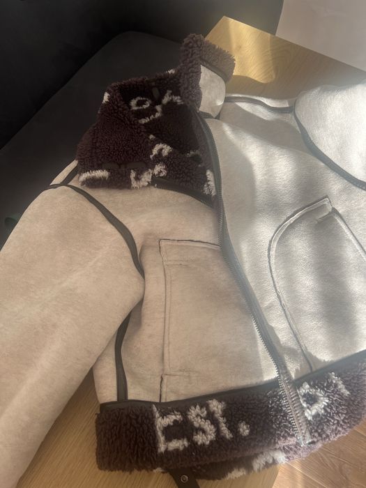 Двулицево яке Guess