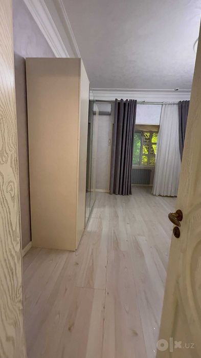Аренда квартира ул. Садыка Азимова 4/2/2 250 м2