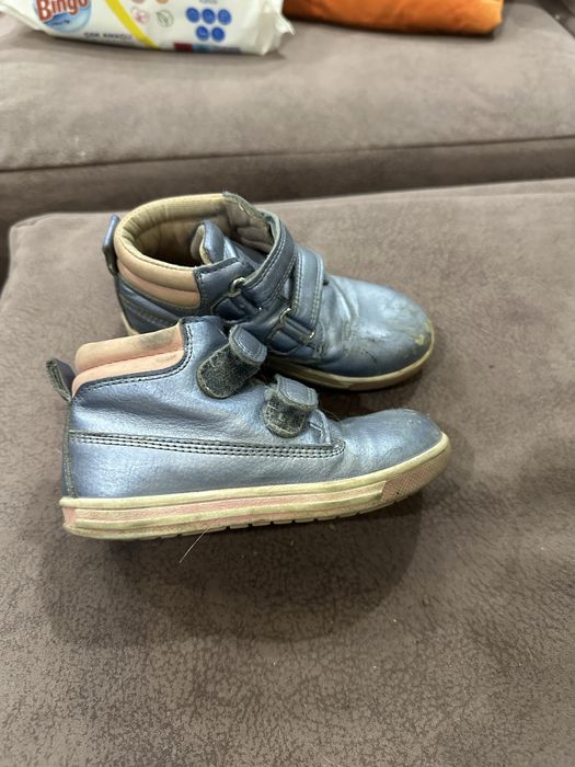 Кроссовки 26 размера