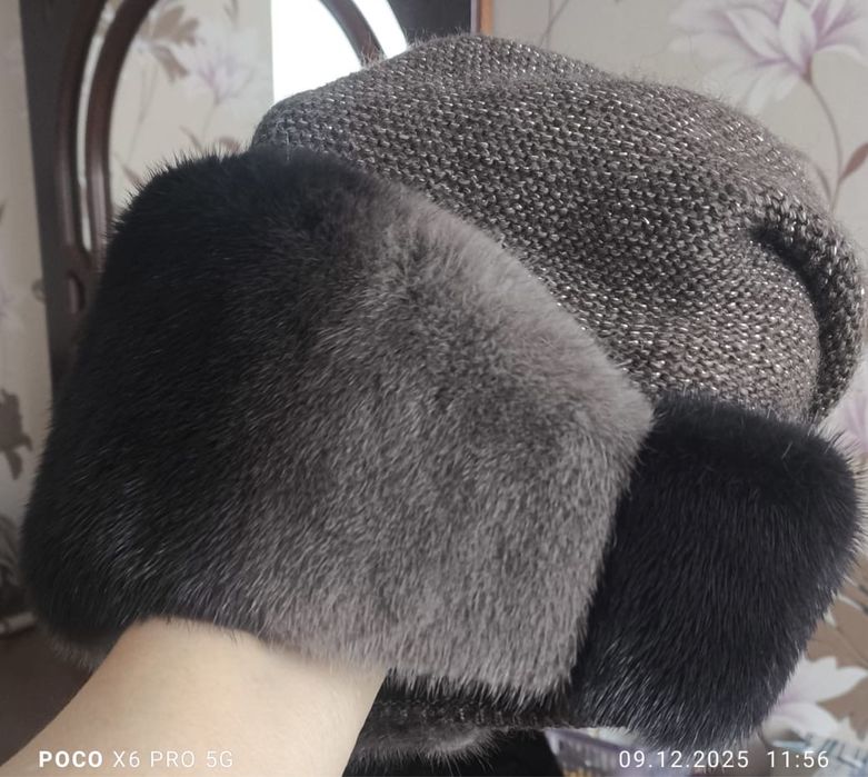 Норковая вязанная шапка