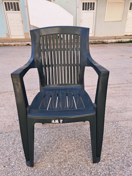 Пластмасови градински столове - тъмно зелени