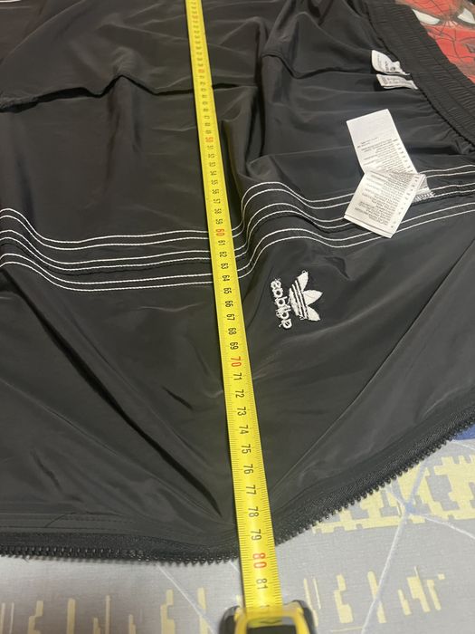 Fusta adidas cu fermoar.
