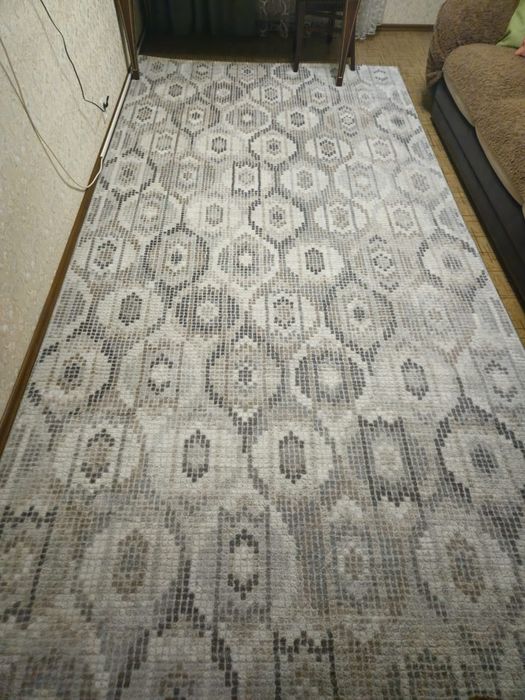 Продам ковёр 15000 тг.