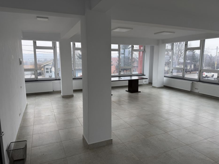 Spatiu birouri/showroom, 100 mp, etaj 1 , Itcani