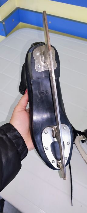 Дамски кънки за лед