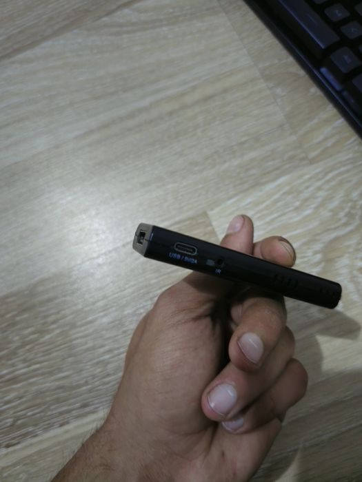 Vând tastatura cu maus si căști  si douo mufe  si încă o tastatura pe