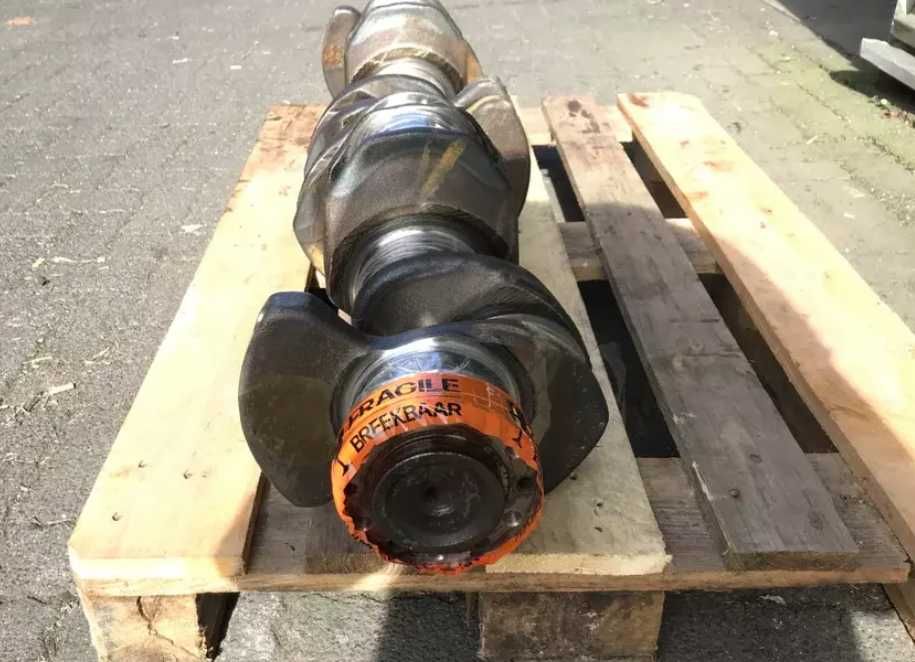 Arbore cotit Volvo 8131247