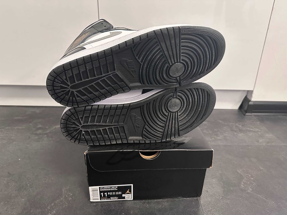 Маратонки Nike Air Jordan 1 Mid SE