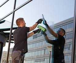 Професионално почистване на прозорци