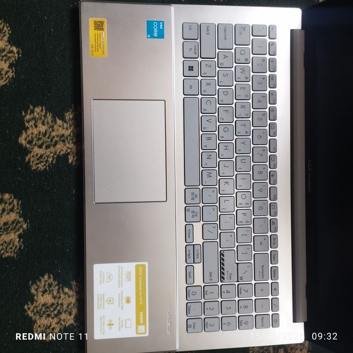 Asus vivobook sotiladi