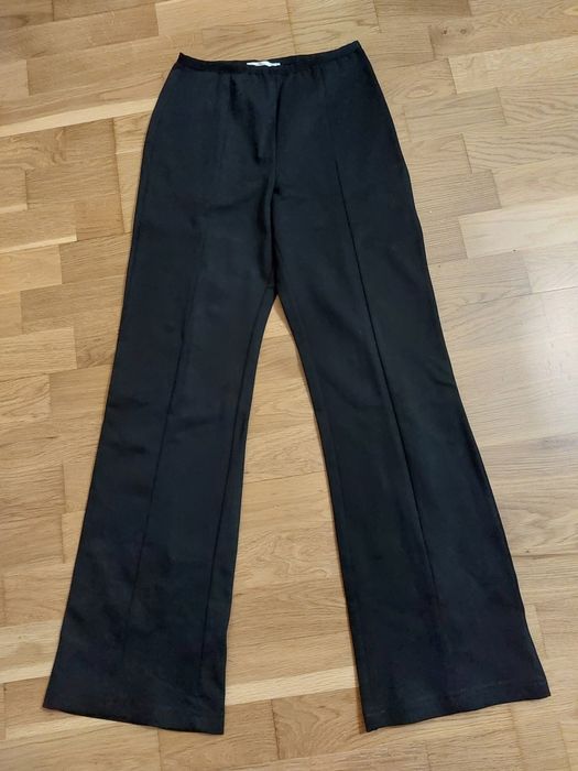 Pantaloni dama evazați