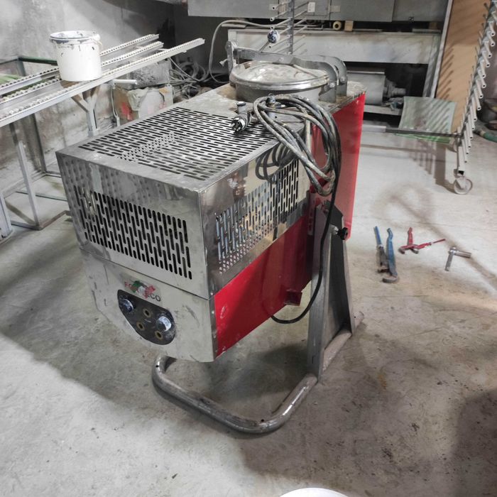 Distilator / recuperator diluant si solvent de la spalare