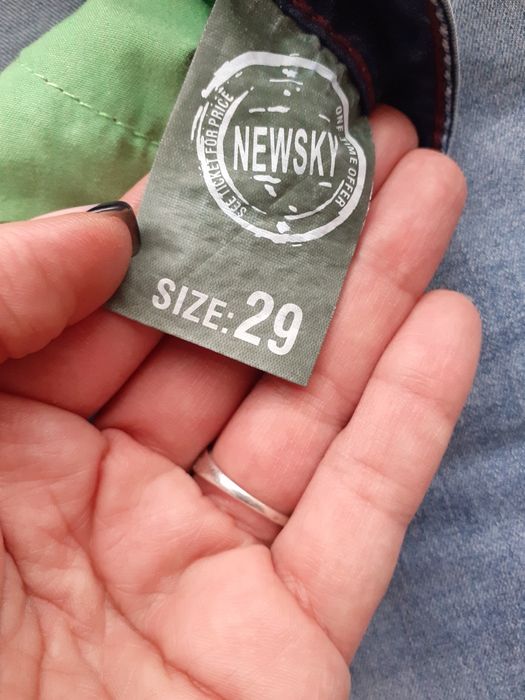 Нови,тънки дънки