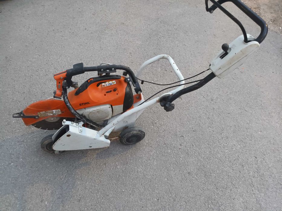 Stihl TS 410 - ръчен бензинов фугорез със количка