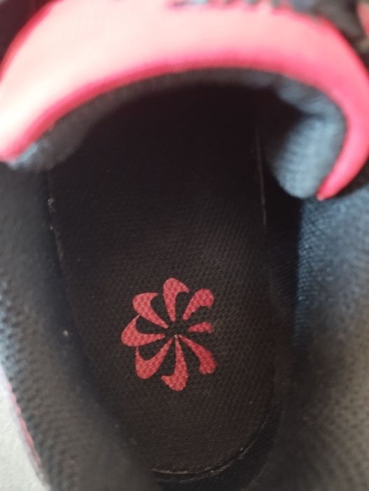Маратонки Nike 38.5