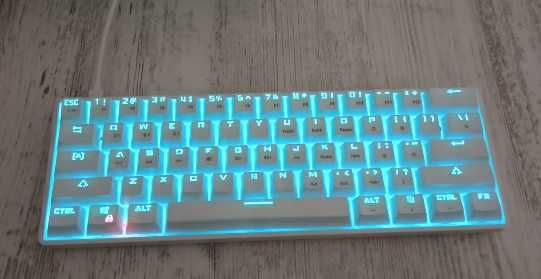 Tastatură Mecanică Leaven K28 (RGB/BT) + Mouse & Pad Camo cadou
