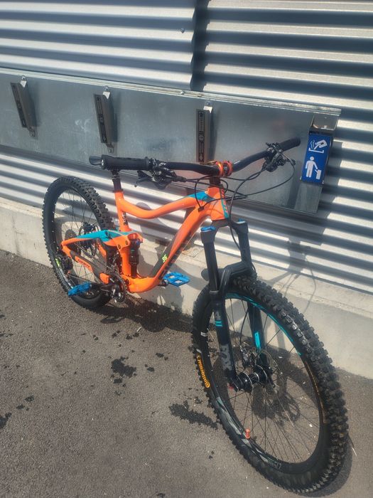 Vând bicicletă full suspension Giant Trance