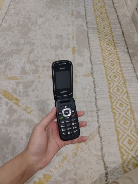 Samsung Gusto 3 Flip GM-B311V Duos tugmachali telefoni. 
Hammasi
Aniq