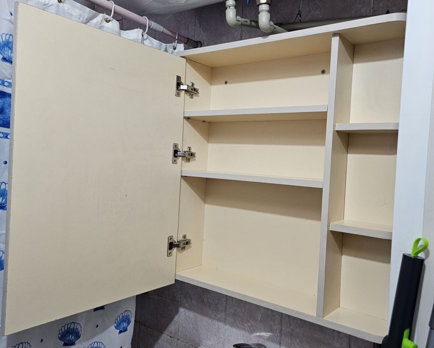 Продам  шкаф в ванну