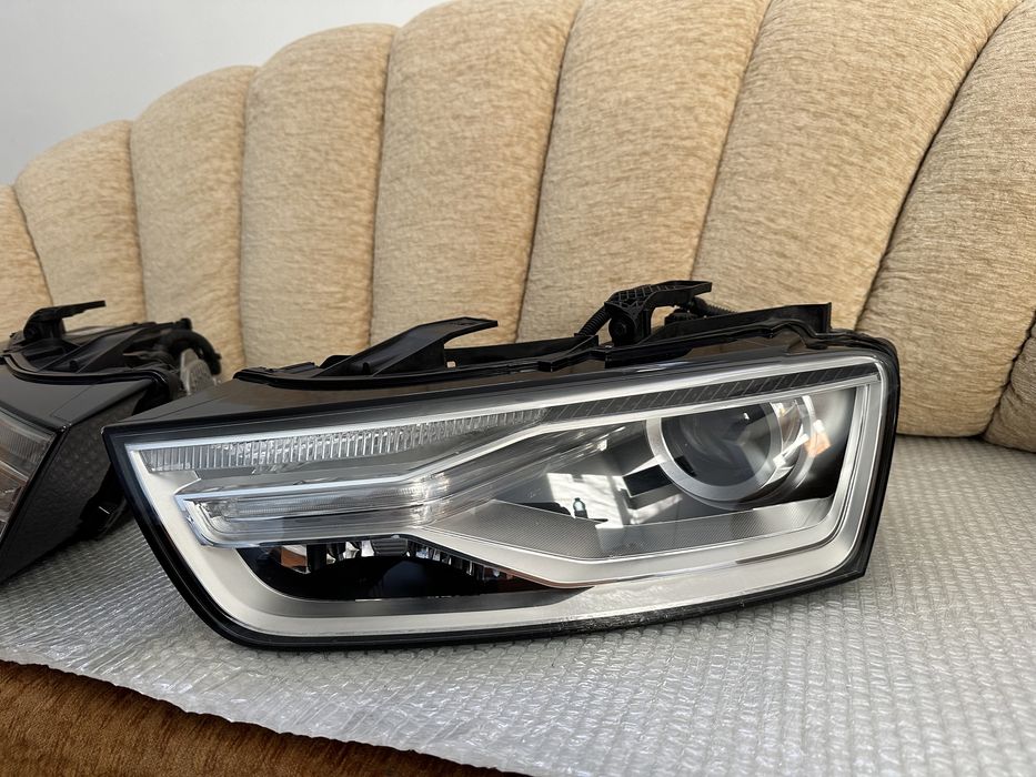 Faruri, Far stanga / Far dreapta Audi Q3 8U Facelift