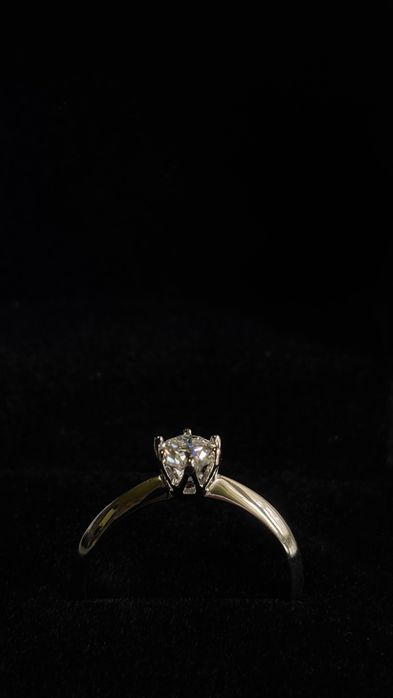 Годежен пръстен с moissanite VVS1, 0.5 карата.