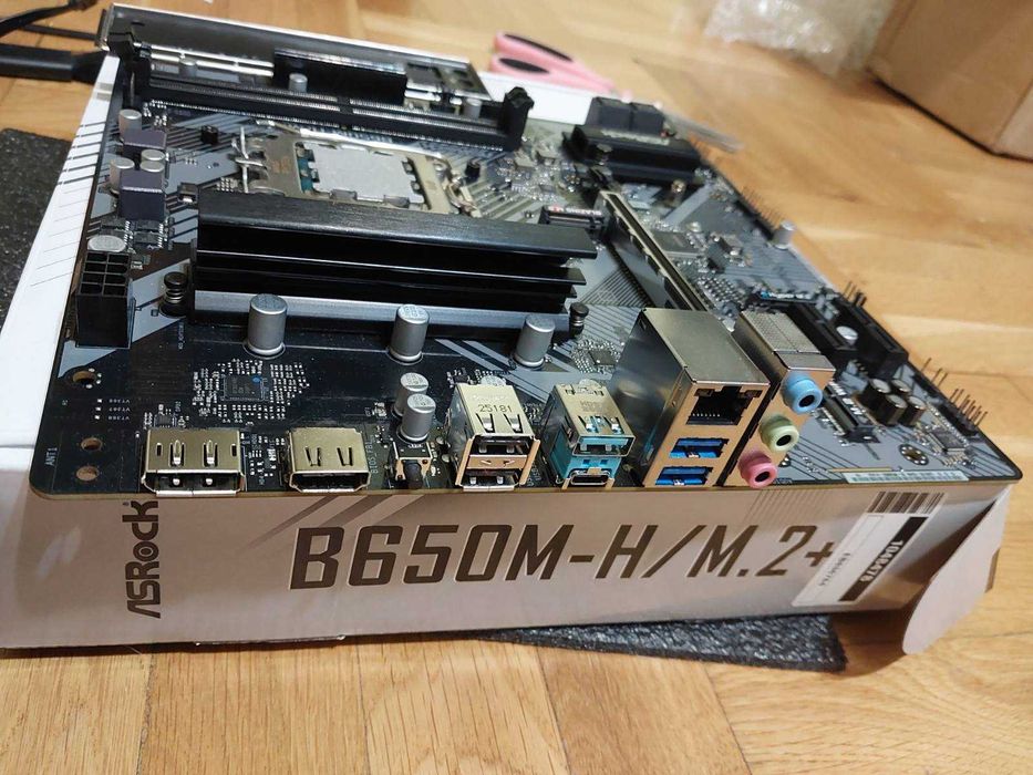 AMD Ryzen 5 7600X + ASRock B650M-H/M.2