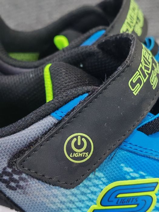 Adidași băieți in stare perfectă