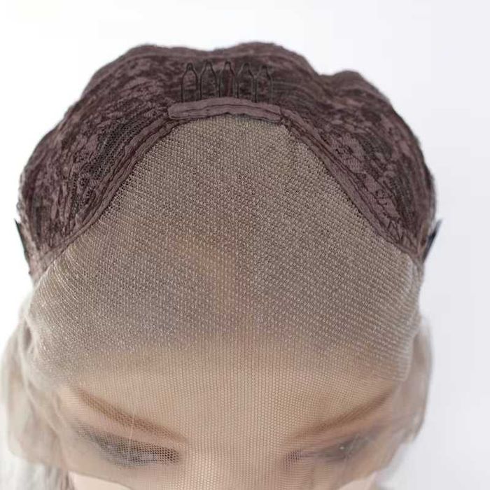 Естествена бразилска черна перука 40 см с Lace Front 13×4 – елегантност и естествен вид