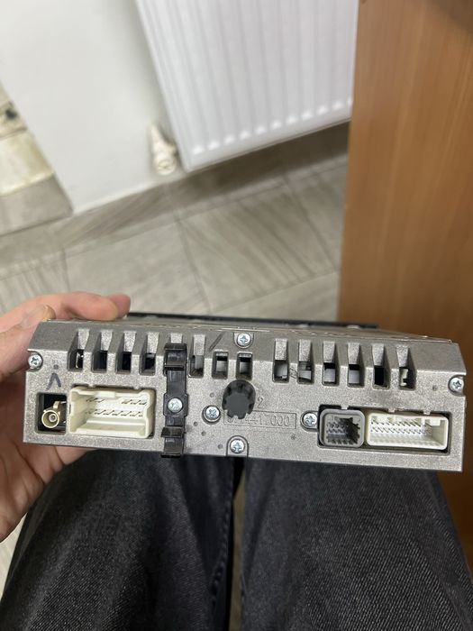 Продам автомагнитолу Renault