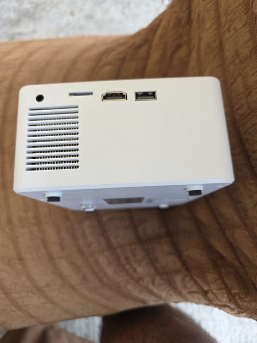 Mini proiector purshe H-01 HD,bluetooth,HDMI,USB