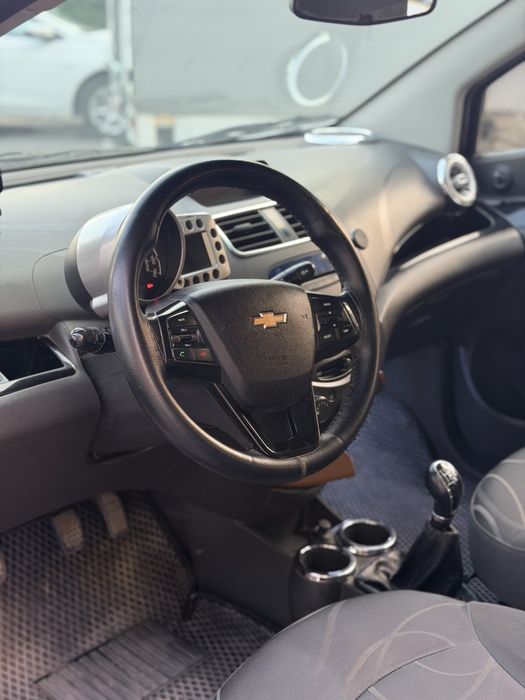 spark sotiladi metangaz 205000 km