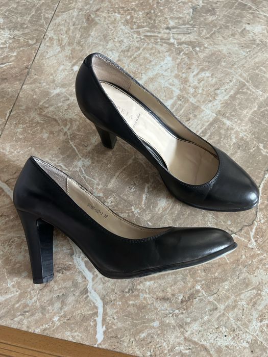 Продам женские туфли