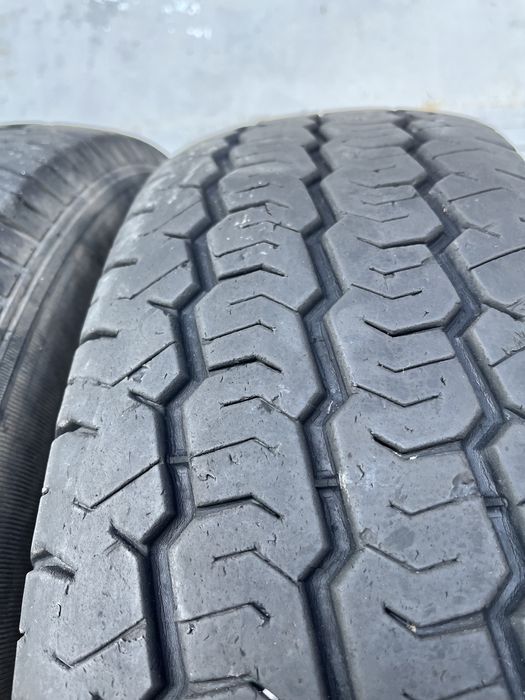 2 бр. гуми за бус 215/75/16C Sunfull DOT 0117 6-6,5 mm