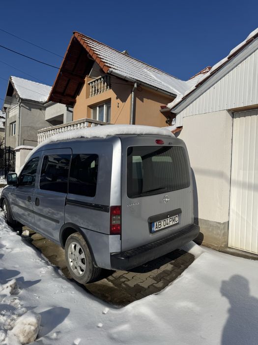 Opel Combo cu motor defect