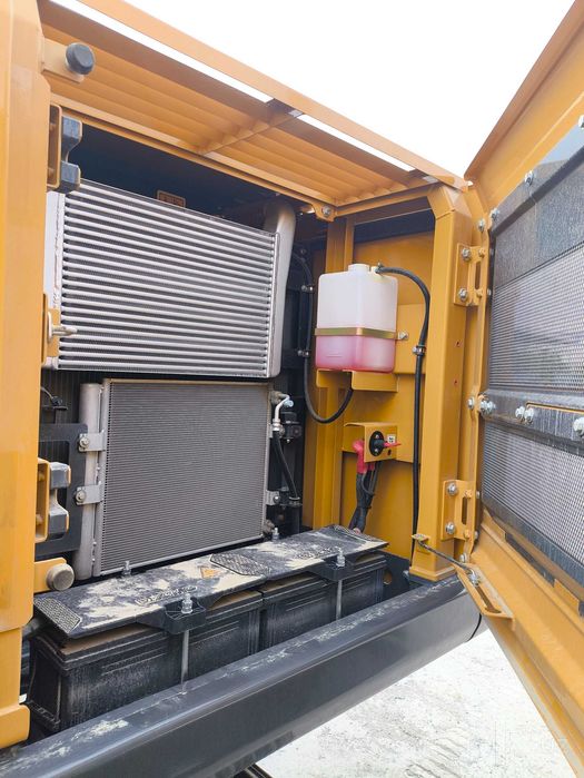 XCMG XE215G   классический 22-тонный гусеничный экскаватор  1.1 куб