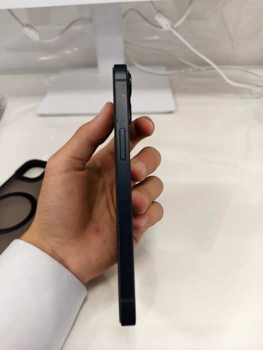 iPhone 13 128/4 gb