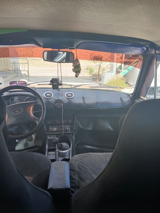 Lada Vaz 2106 sotiladi