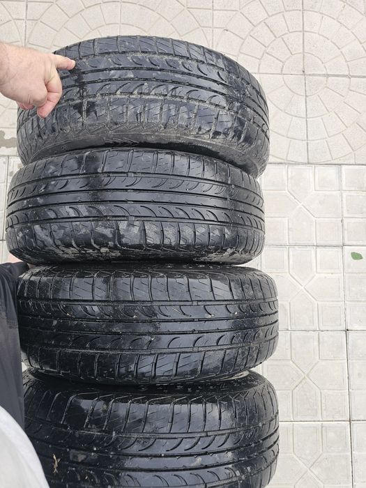 Диски с резиной ромашки на Ауди 80 б4